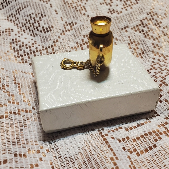 Vintage 1970s MONET Gold Plate Perfume Bottle Necklace Pendant Charm - Picture 3 of 9